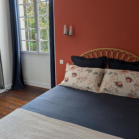 Bed and Breakfast Au Logis De Vechillot Angulema Exterior foto